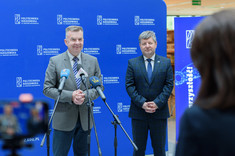 Od lewej: minister nauki Dariusz Wieczorek, rektor Politechniki Rzeszowskiej prof. Piotr Koszelnik,
