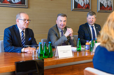 Od lewej: wicewojewoda Wiesław Buż, minister nauki Dariusz Wieczorek, rektor Politechniki Rzeszowskiej prof. Piotr Koszelnik,
