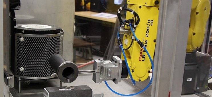 Roboty przemysłowe na Wydziale Mechaniczno-Technologicznym